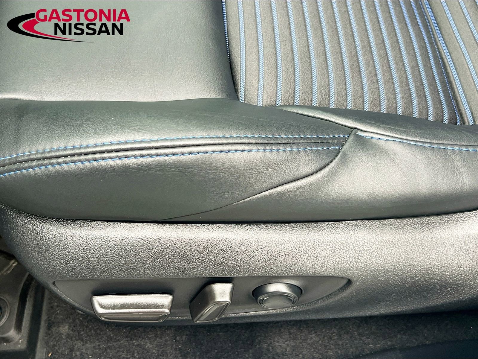 Used 2022 Toyota RAV4 XSE image 26