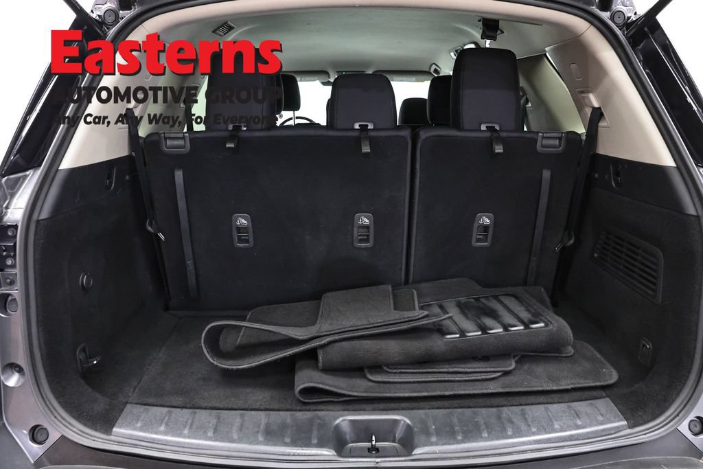 Used 2022 Nissan Pathfinder SV AWD/4WD image 9