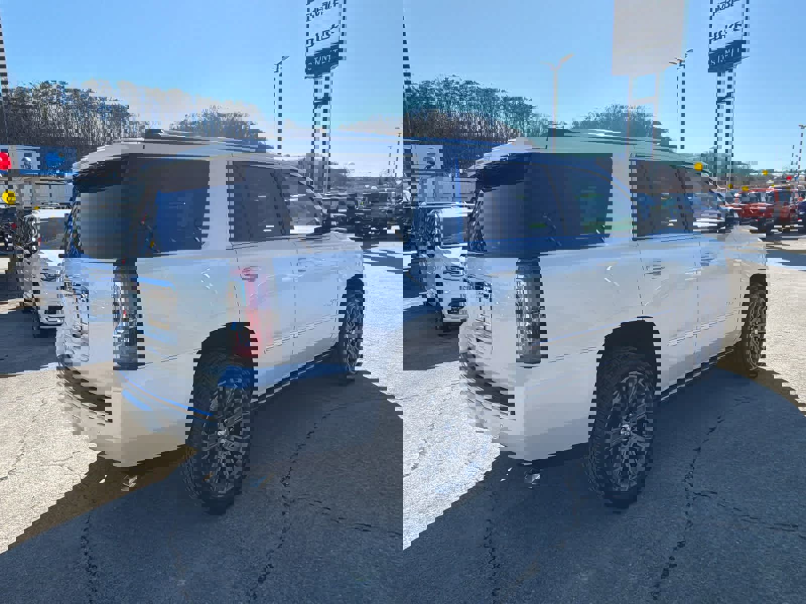 Used 2015 GMC Yukon Denali w/ Premium Package image 6