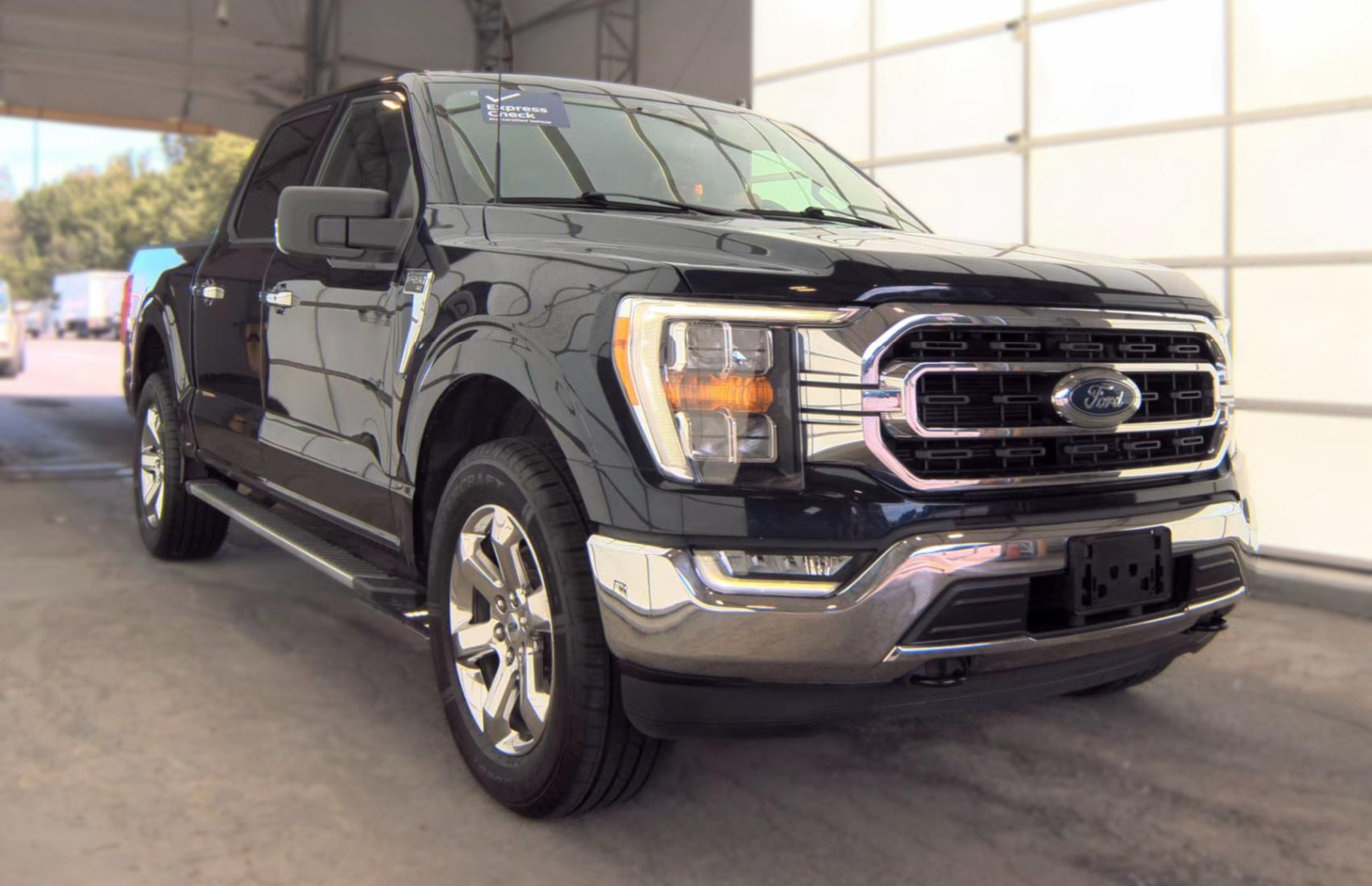 Used 2023 Ford F150 XLT w/ Equipment Group 302A High AWD/4WD image 3