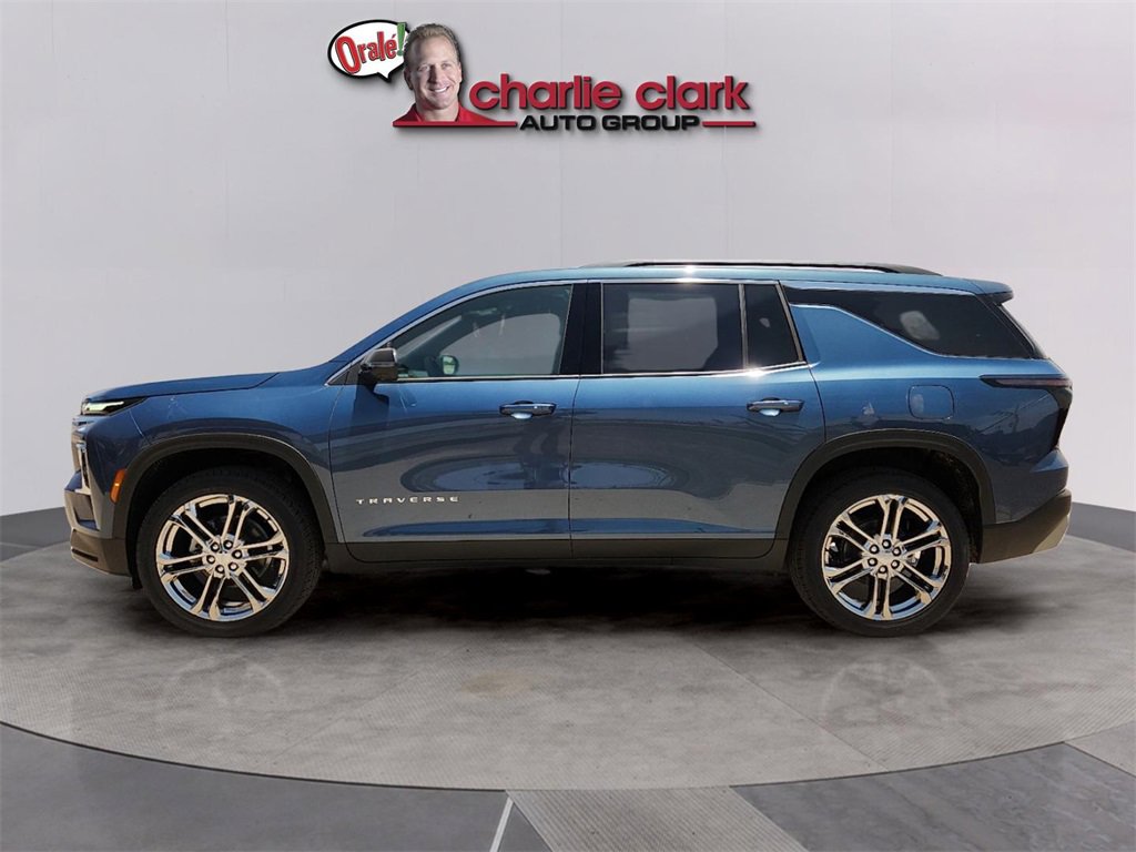 New 2025 Chevrolet Traverse LT w/ Driver Confidence Package video 2