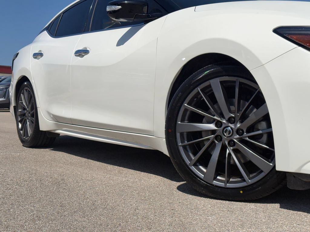 Used 2019 Nissan Maxima Platinum w/ Reserve Package FWD image 2