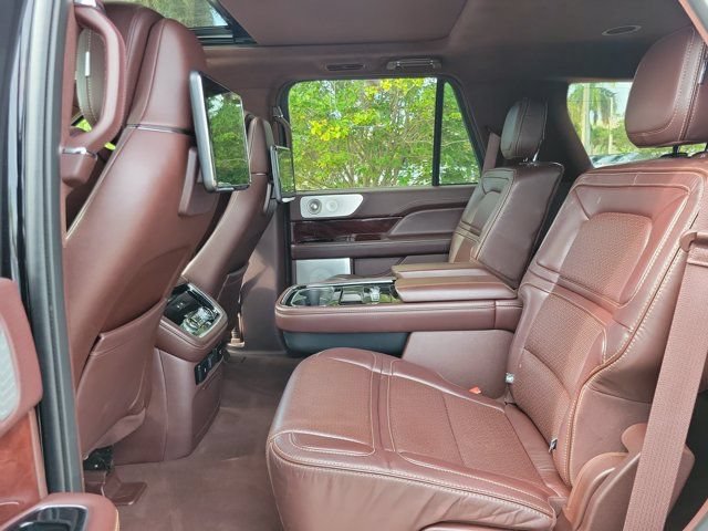 Used 2020 Lincoln Navigator Black Label w/ Cargo Convenience Package AWD/4WD image 9