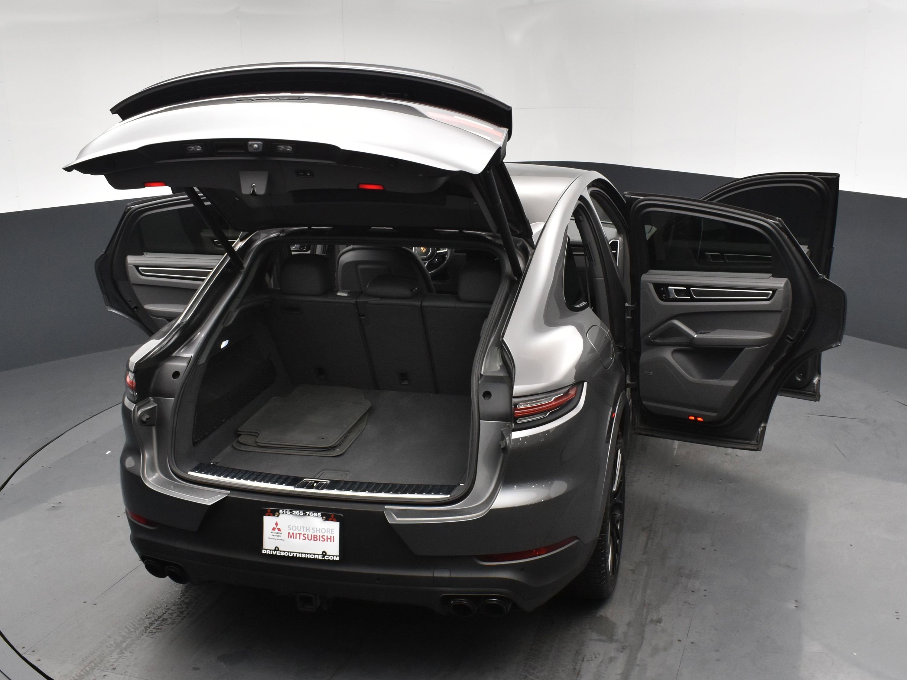 Used 2021 Porsche Cayenne S w/ Premium Package Plus AWD/4WD image 24