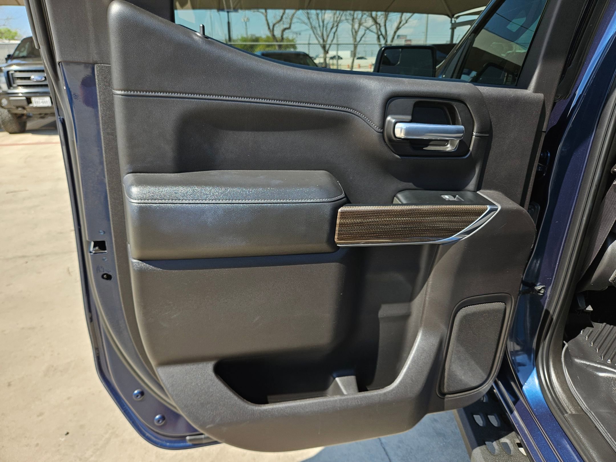 Used 2020 Chevrolet Silverado 1500 RST w/ Texas Edition image 15