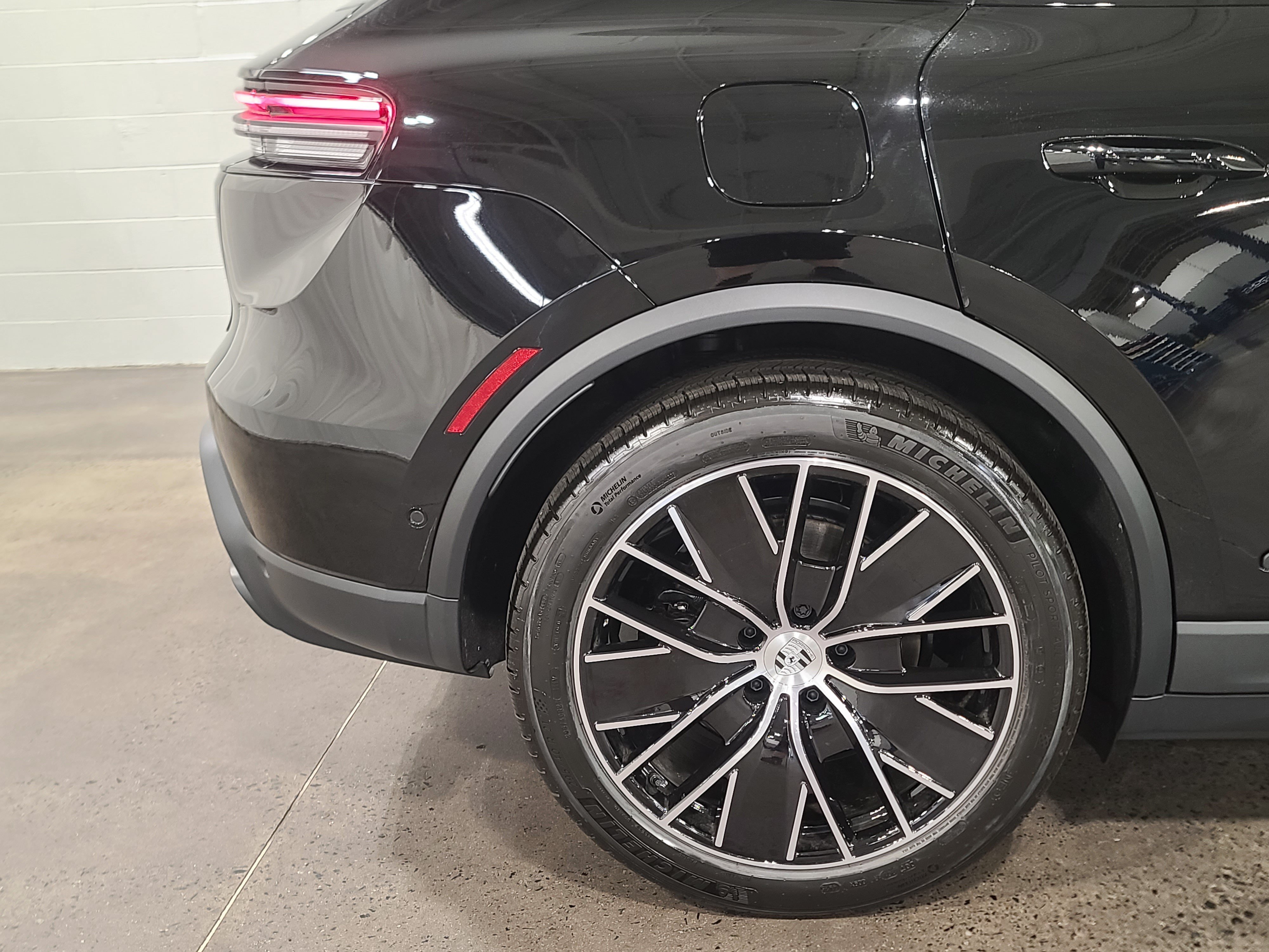New 2026 Porsche Macan Electric RWD image 36