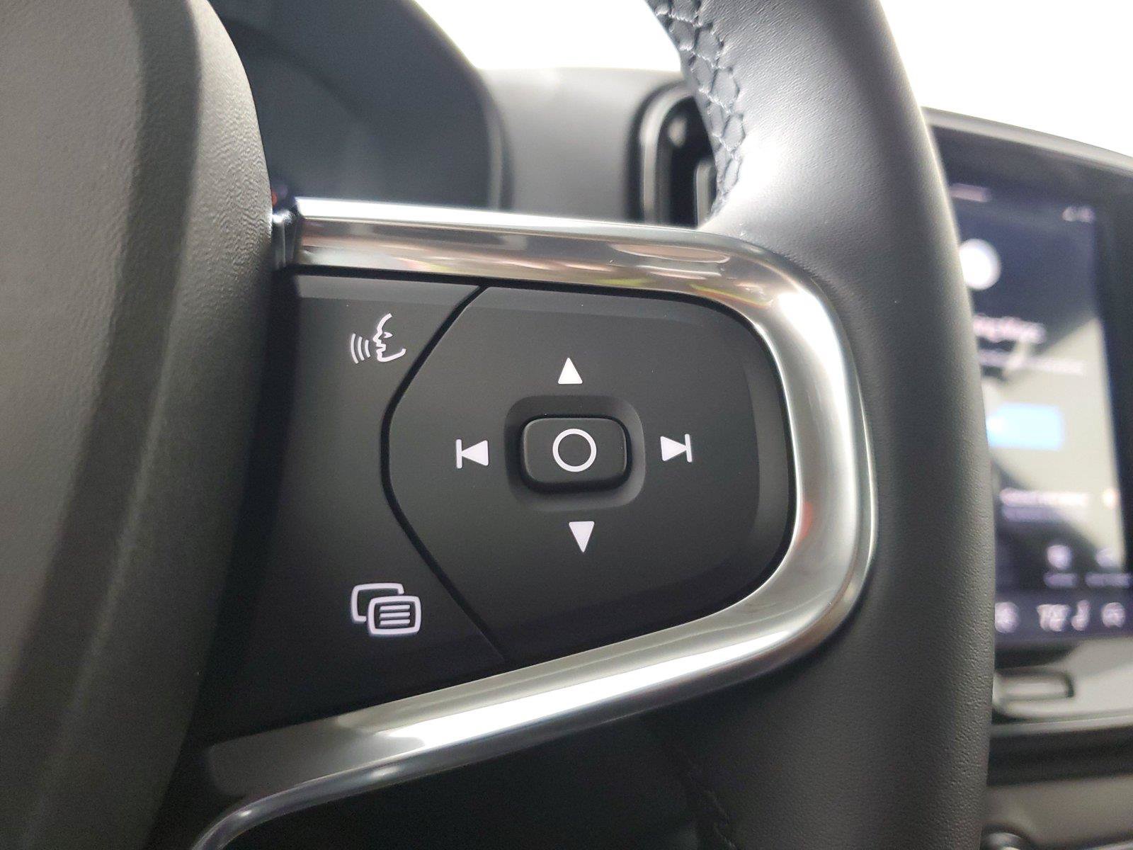 Certified 2026 Volvo XC40 B5 Core AWD/4WD image 26