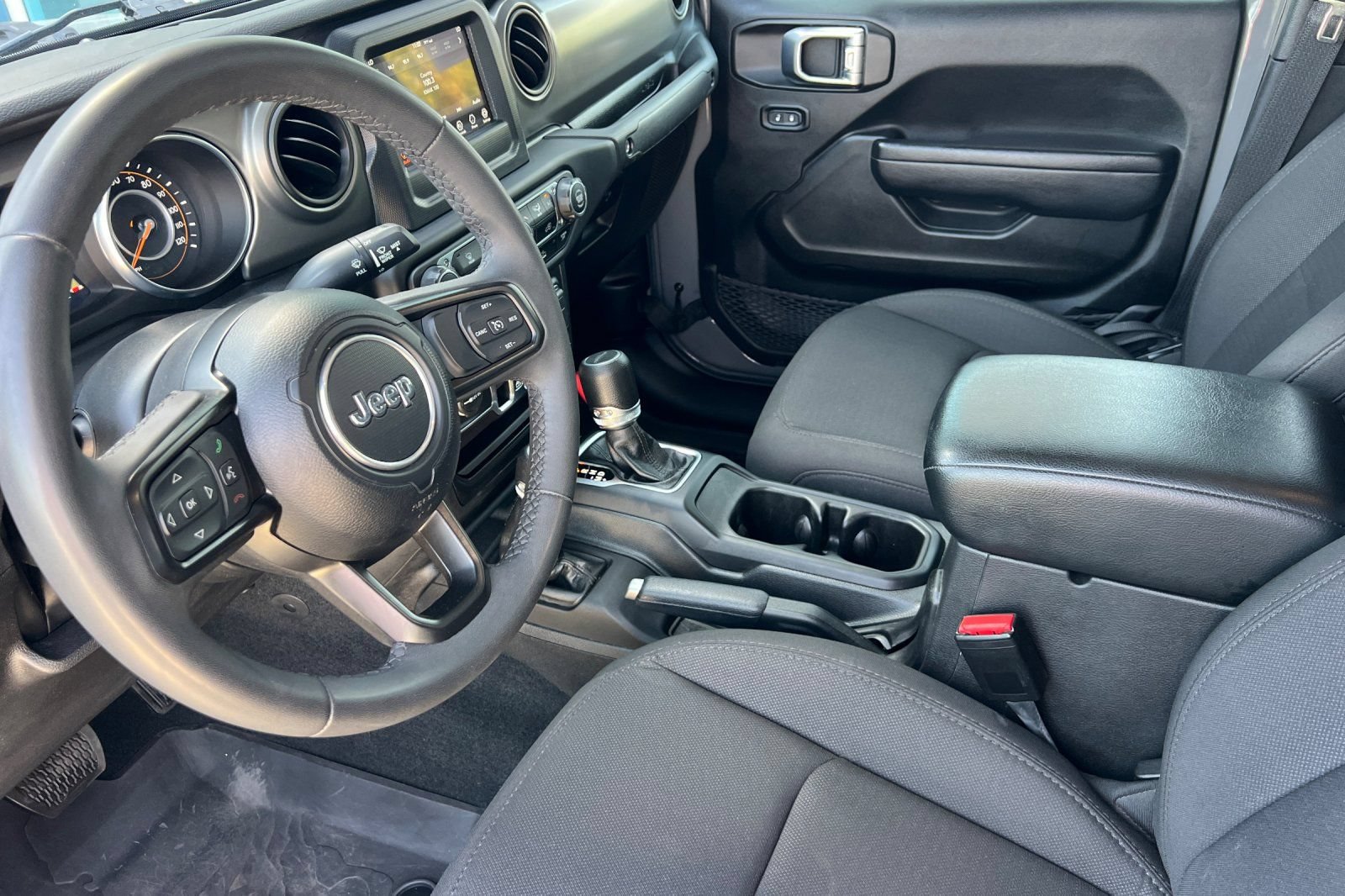 Used 2023 Jeep Gladiator Sport AWD/4WD image 11