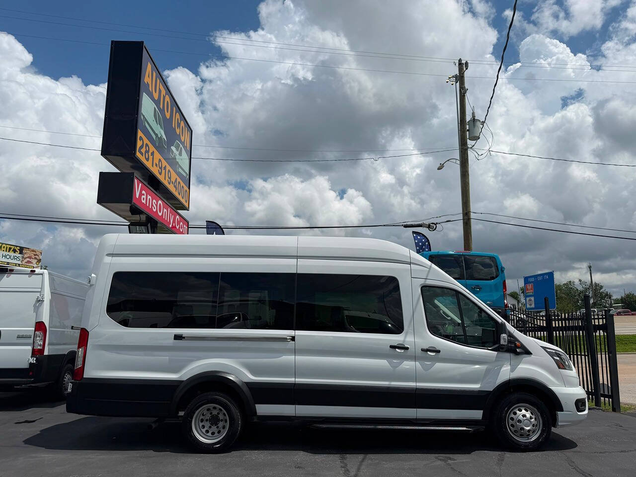 Used 2023 Ford Transit 350 XLT AWD/4WD image 3