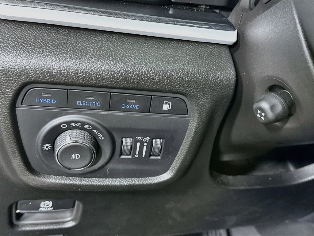 Used 2024 Jeep Grand Cherokee Trailhawk w/ Luxury Tech Group III AWD/4WD image 21