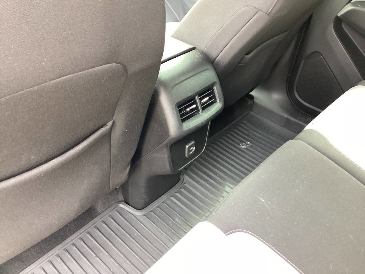 Used 2020 Chevrolet Equinox LS image 19