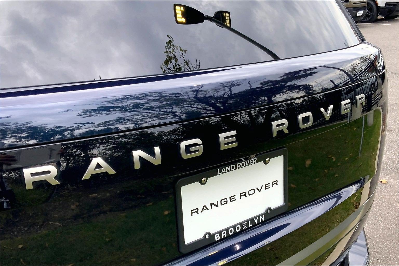Certified 2024 Land Rover Range Rover SE AWD/4WD image 9
