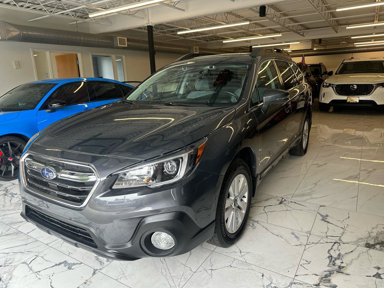 Used 2019 Subaru Outback 2.5i Premium w/ Popular Package #2 AWD/4WD image 2