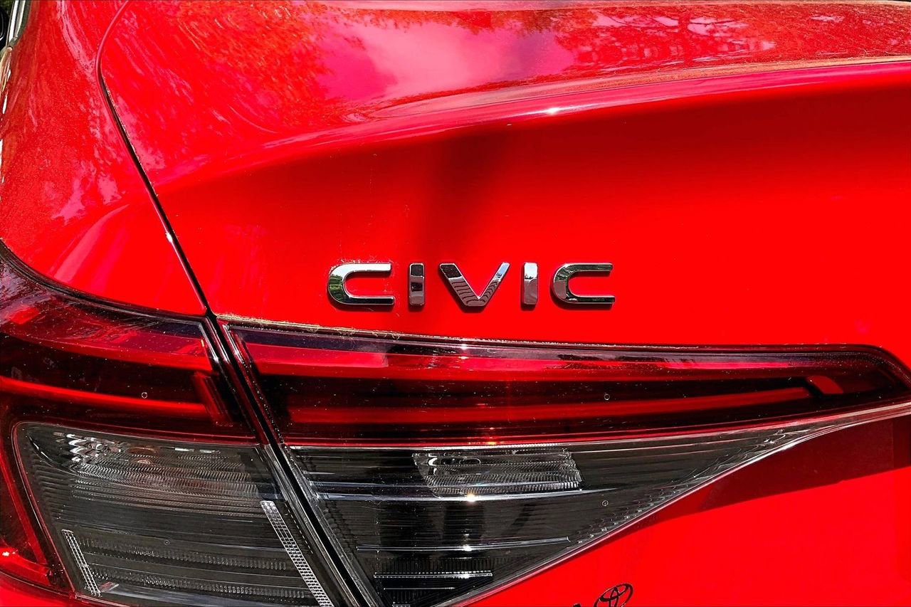 Used 2023 Honda Civic Sport image 27