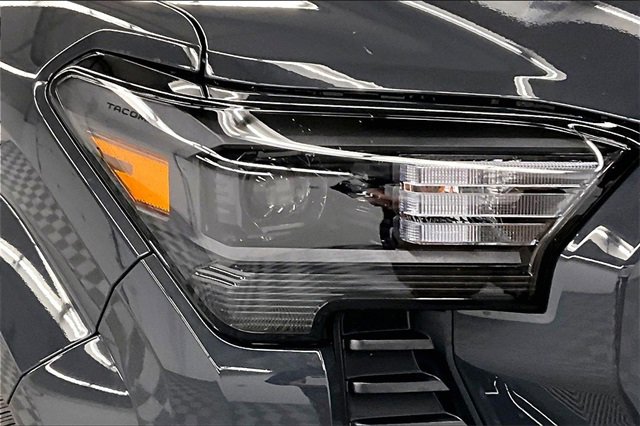 Used 2025 Toyota Tacoma SR image 28