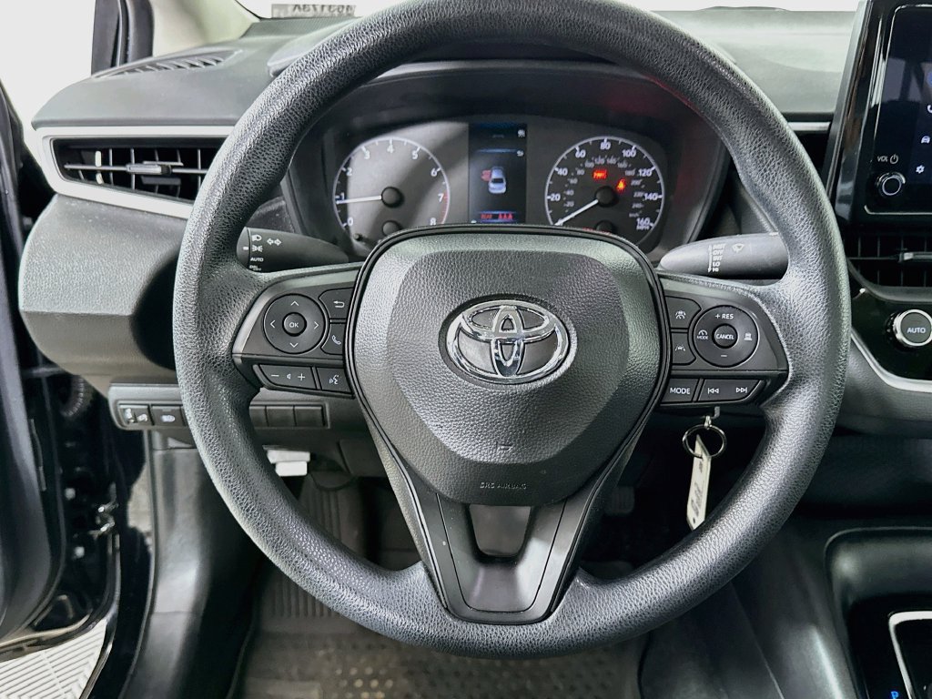Used 2025 Toyota Corolla LE FWD image 18