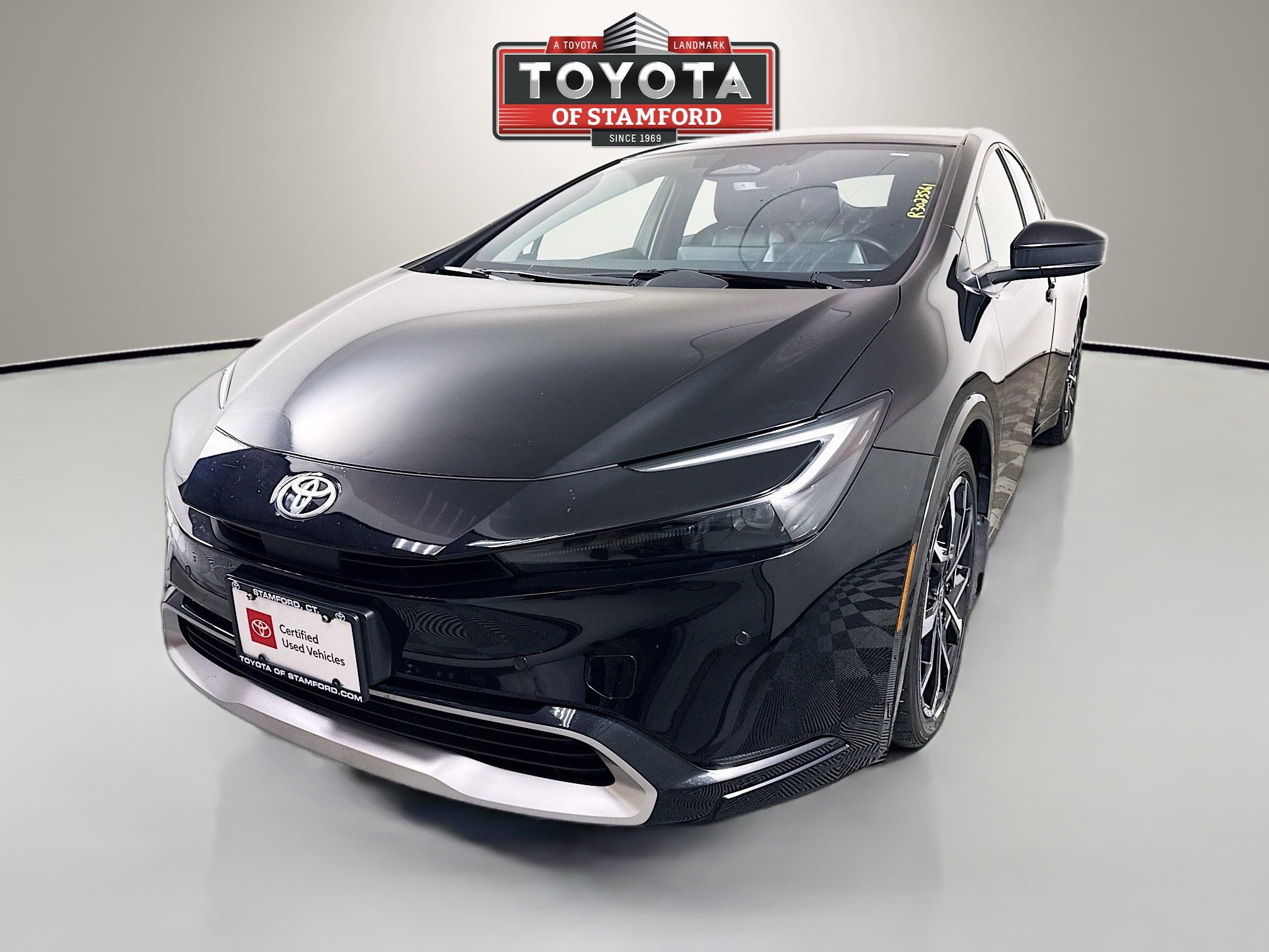 Used 2024 Toyota Prius Prime FWD image 3