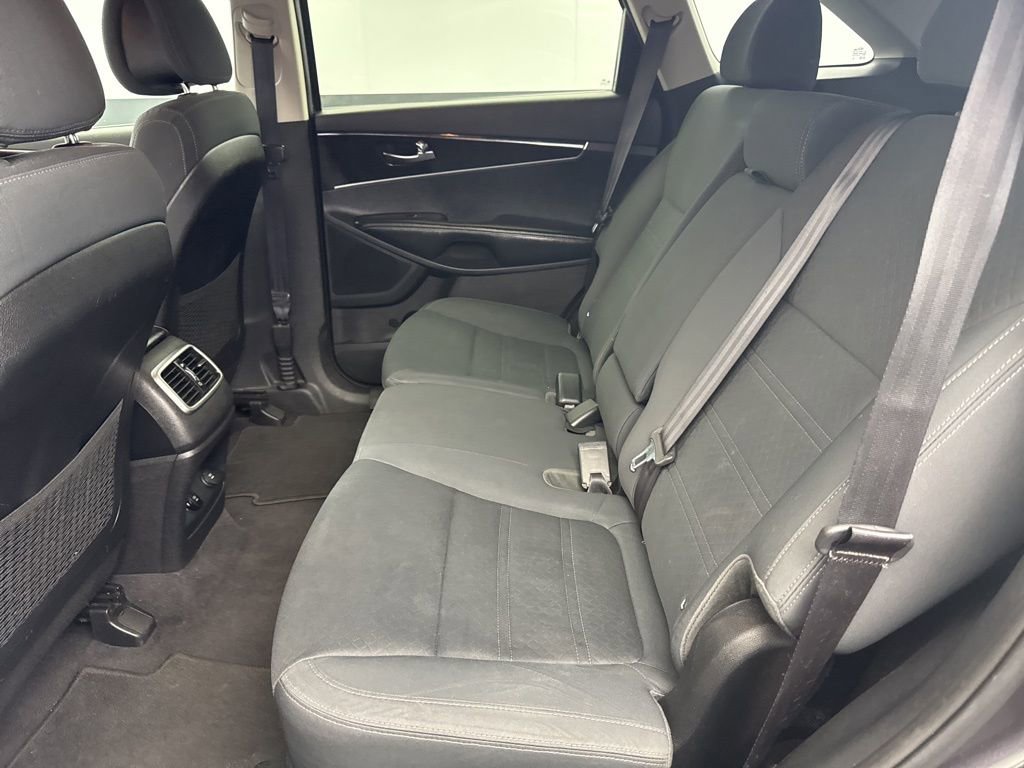 Used 2016 Kia Sorento LX w/ LX Convenience Package image 14