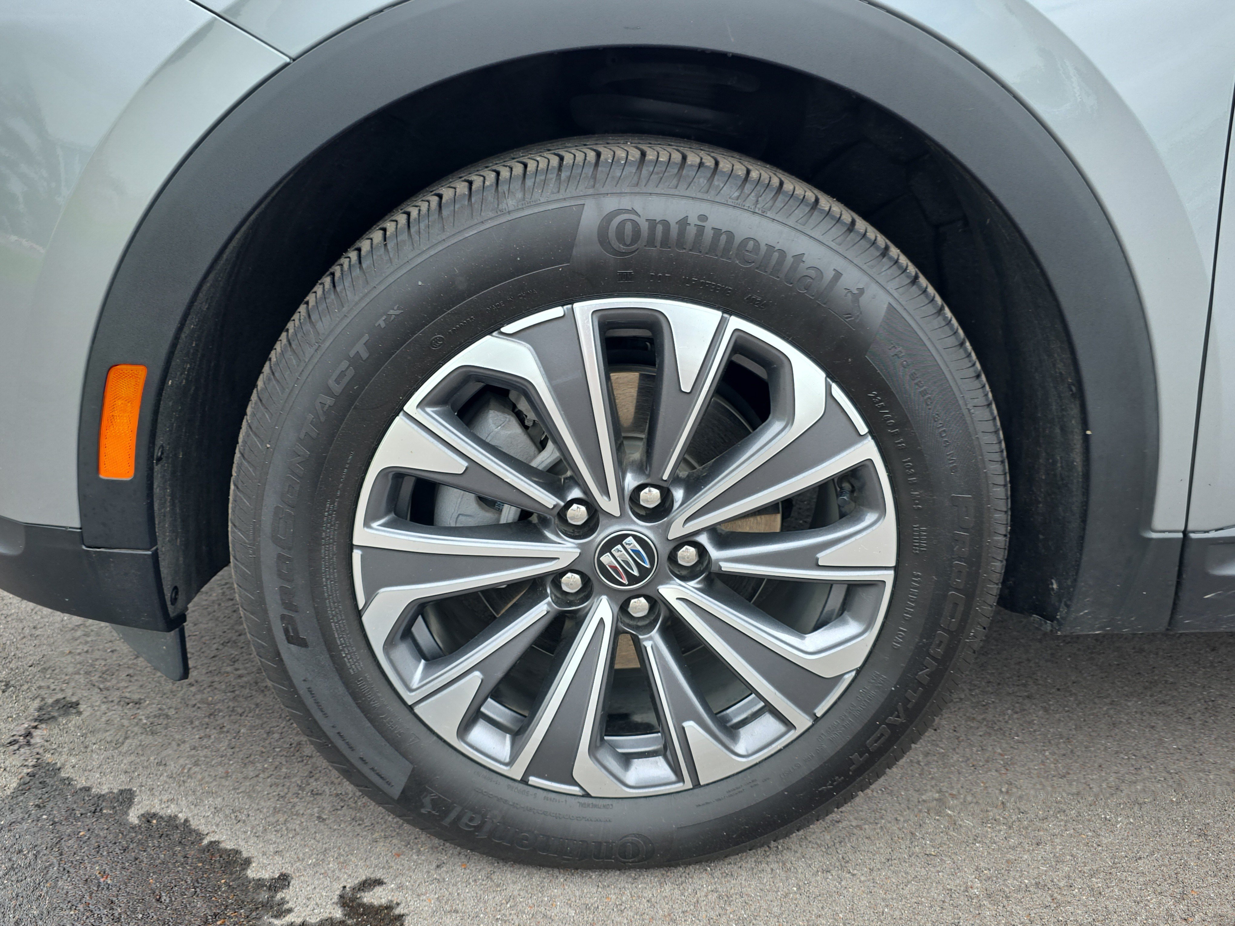 Used 2025 Buick Envision Preferred AWD/4WD image 9