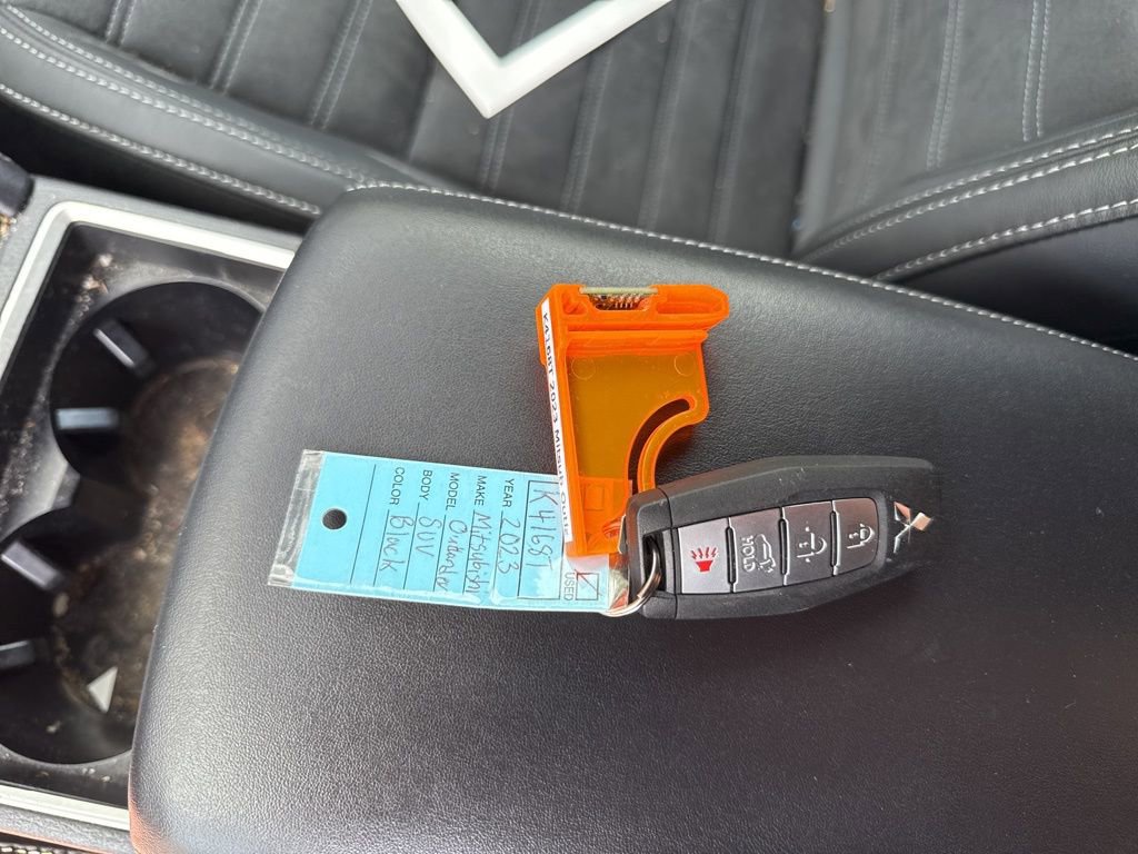 Used 2023 Mitsubishi Outlander SE Black Edition image 12