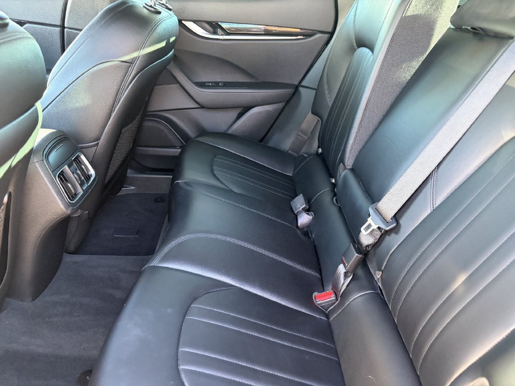Used 2023 Maserati Levante GT AWD/4WD image 13