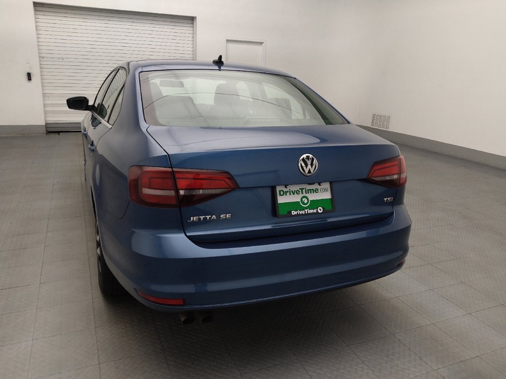 Used 2017 Volkswagen Jetta SE FWD image 6