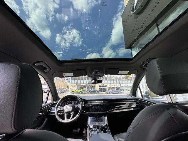 Used 2022 Audi Q7 3.0T Premium Plus w/ Premium Plus Package AWD/4WD image 14