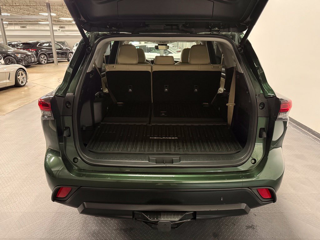 Used 2025 Toyota Highlander XLE AWD/4WD image 17