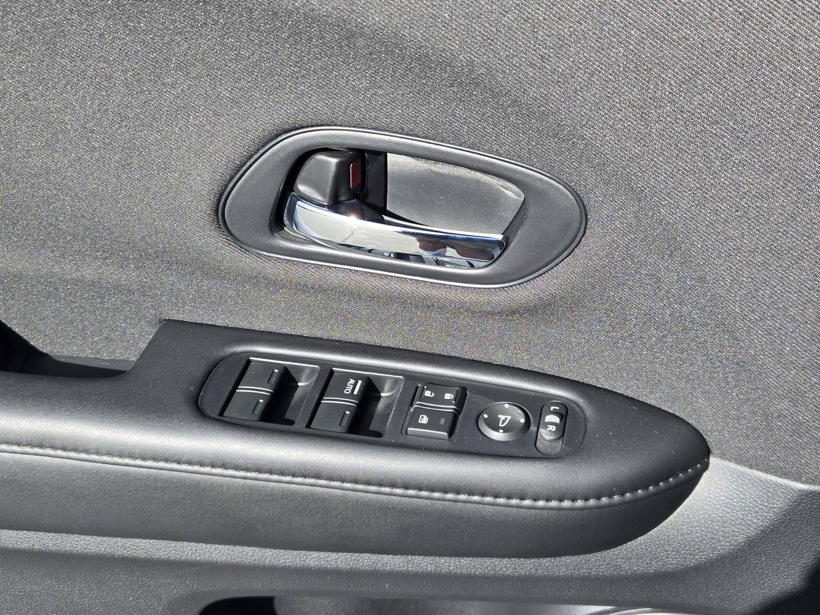 Used 2022 Honda HR-V Sport image 18