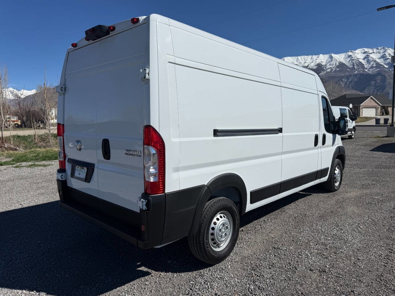 Used 2024 RAM ProMaster 2500 w/ Convenience Group FWD image 3