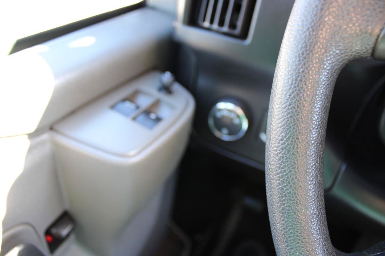 Used 2022 Chevrolet Express 2500 w/ Driver Convenience Package RWD image 2
