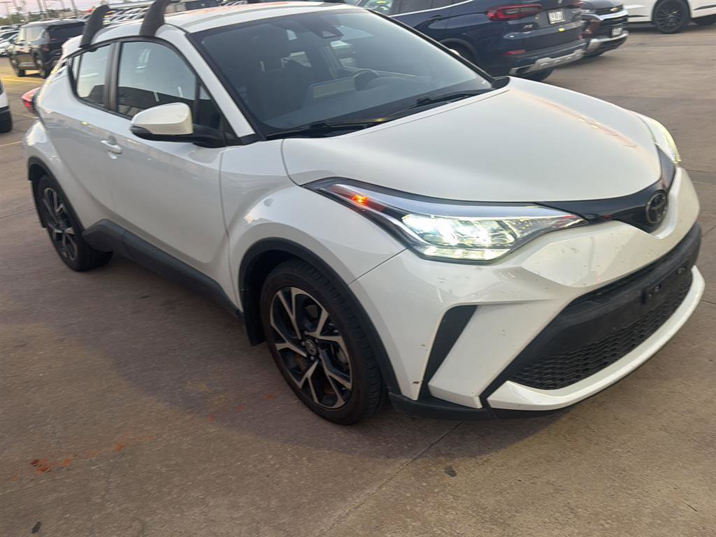 Used 2021 Toyota C-HR XLE image 1