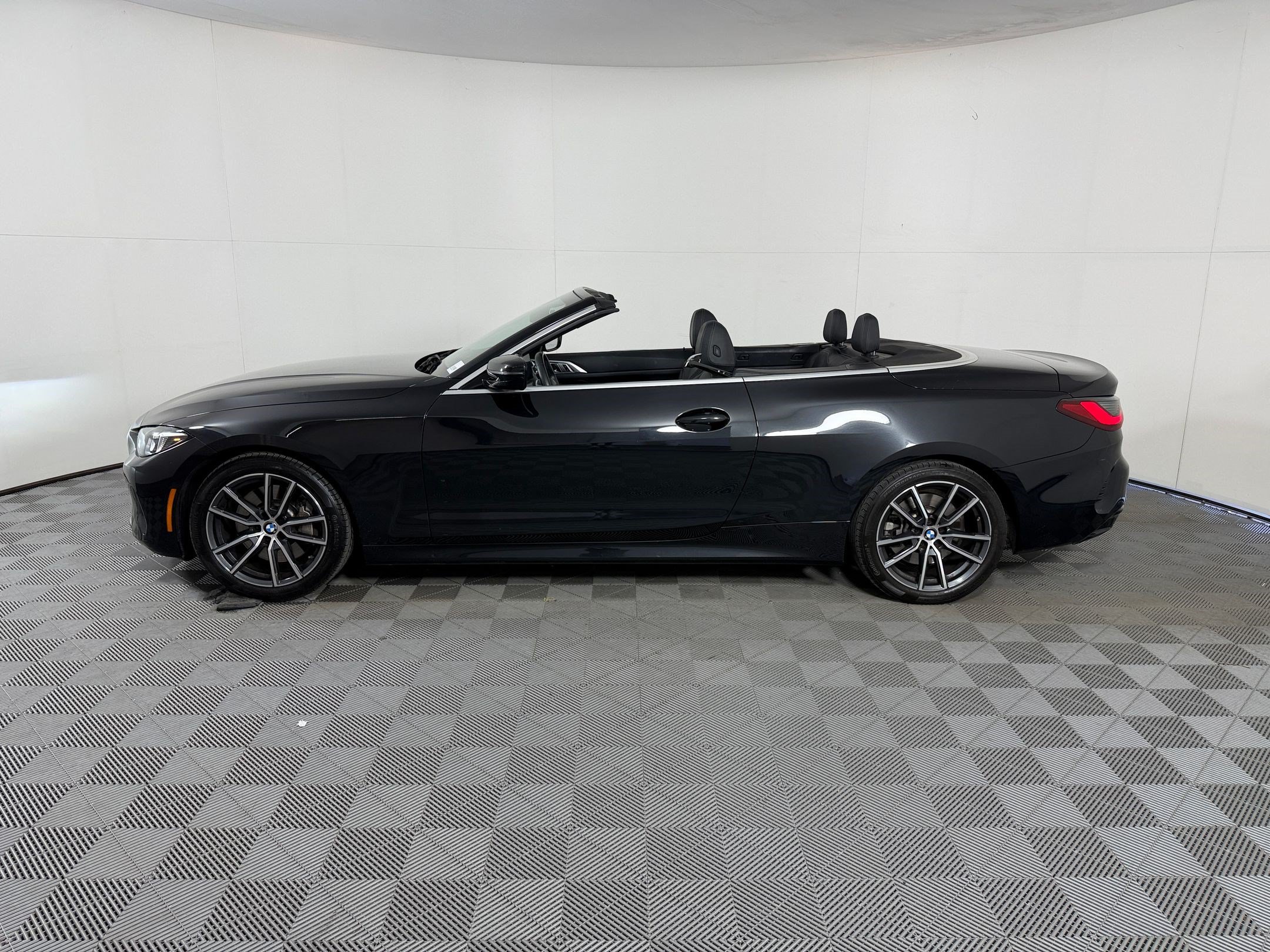 Certified 2025 BMW 430i Convertible RWD image 2