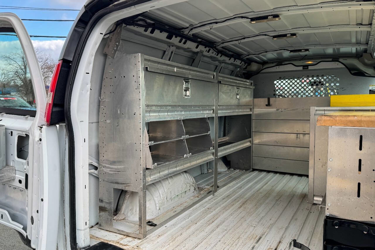 Used 2018 Chevrolet Express 2500 w/ Driver Convenience Package image 20