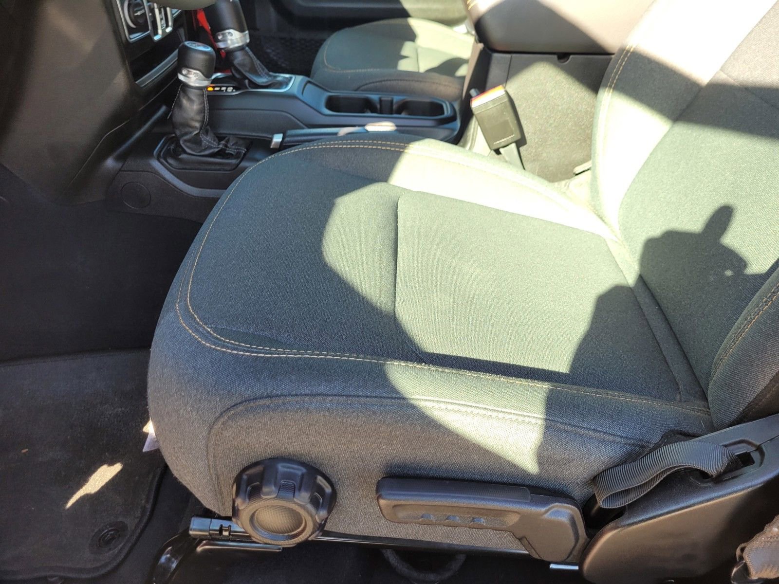 Used 2025 Jeep Wrangler Sahara 4xe image 16