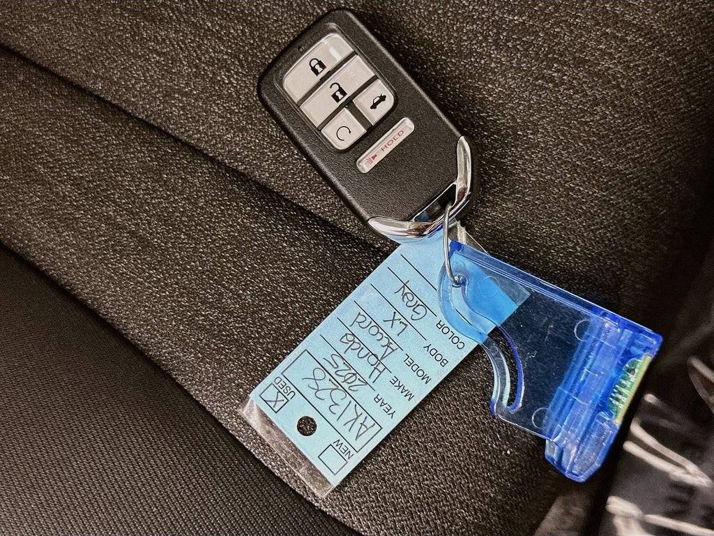 Used 2025 Honda Accord LX image 31