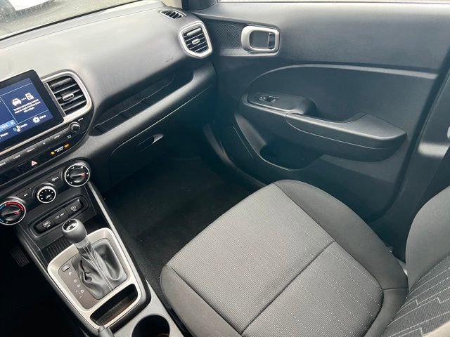 Certified 2026 Hyundai Venue SE image 11