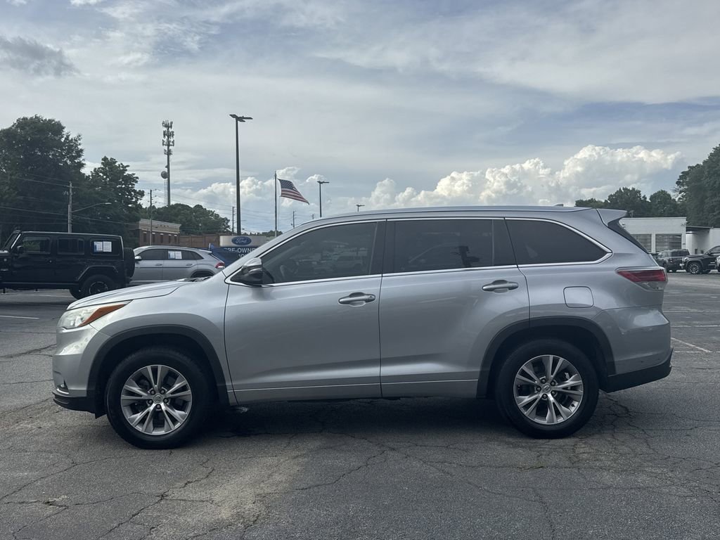 Used 2015 Toyota Highlander XLE FWD image 4