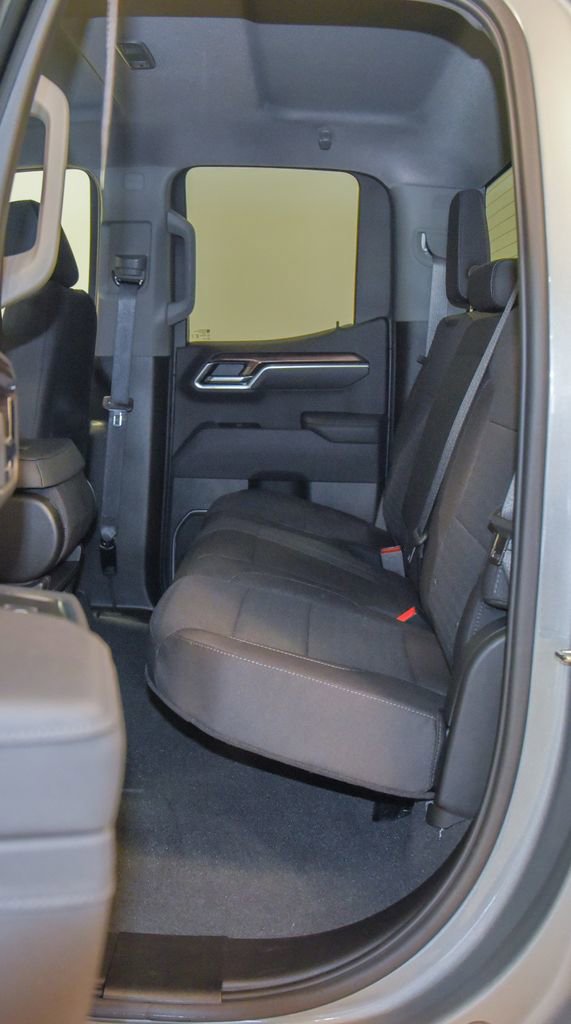 Used 2025 Chevrolet Silverado 1500 LT AWD/4WD image 6