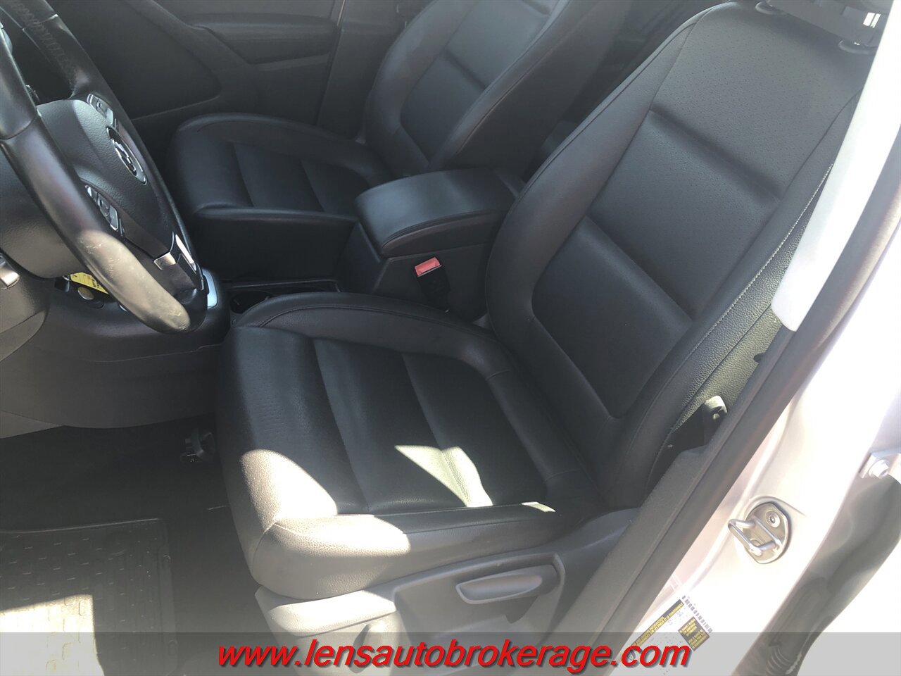 Used 2016 Volkswagen Tiguan S image 11