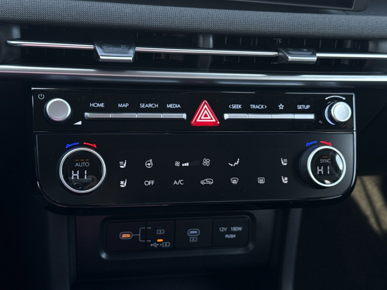 New 2026 Hyundai Tucson Limited image 21