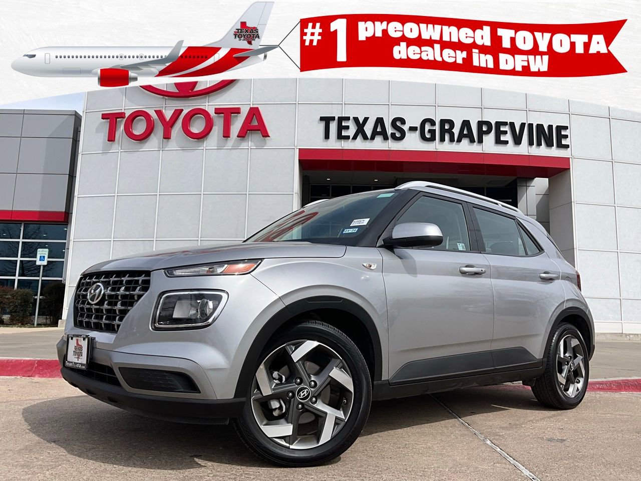 Used 2025 Hyundai Venue SEL image 1