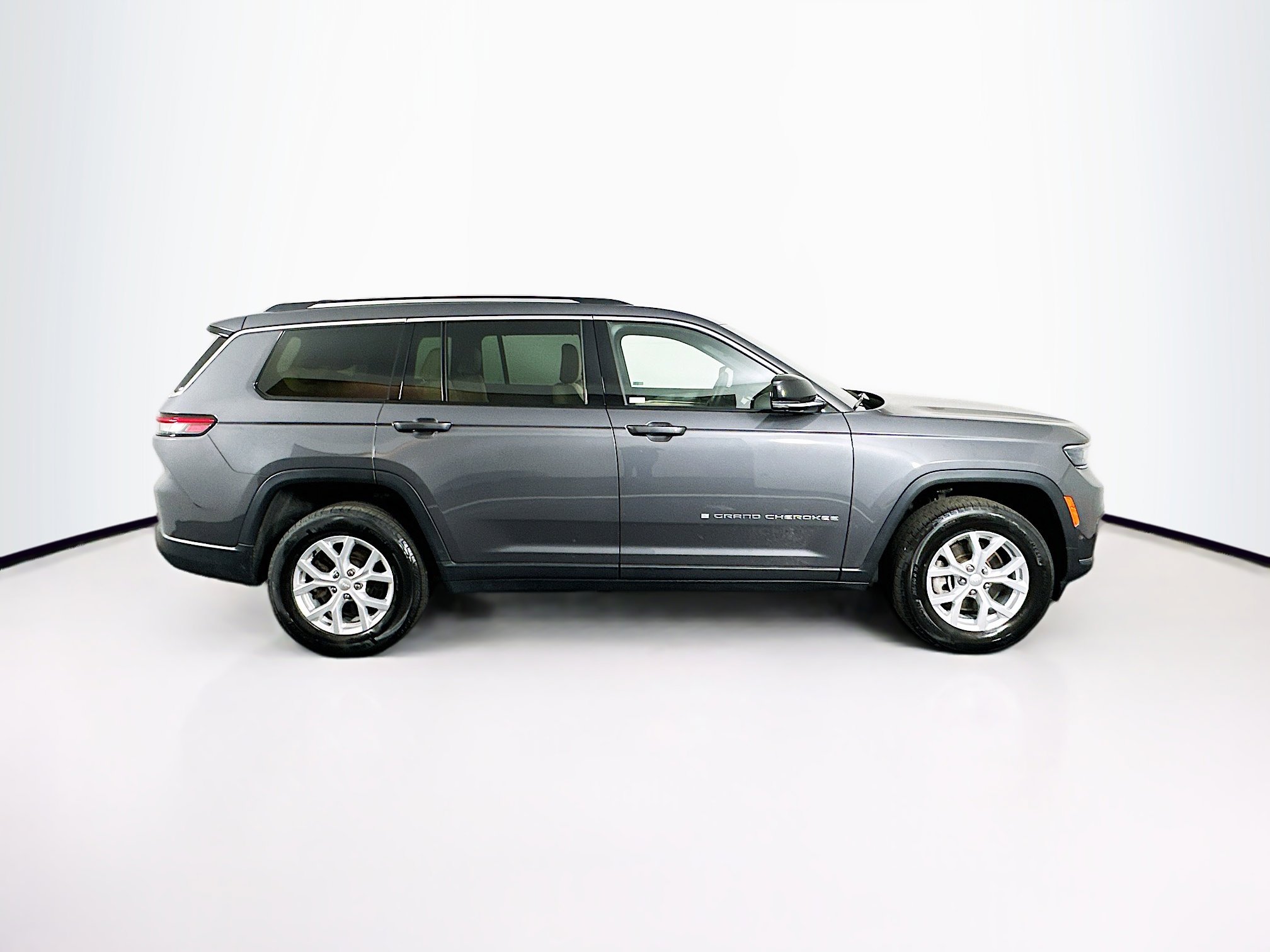 Used 2023 Jeep Grand Cherokee L Limited w/ Luxury Tech Group II image 10