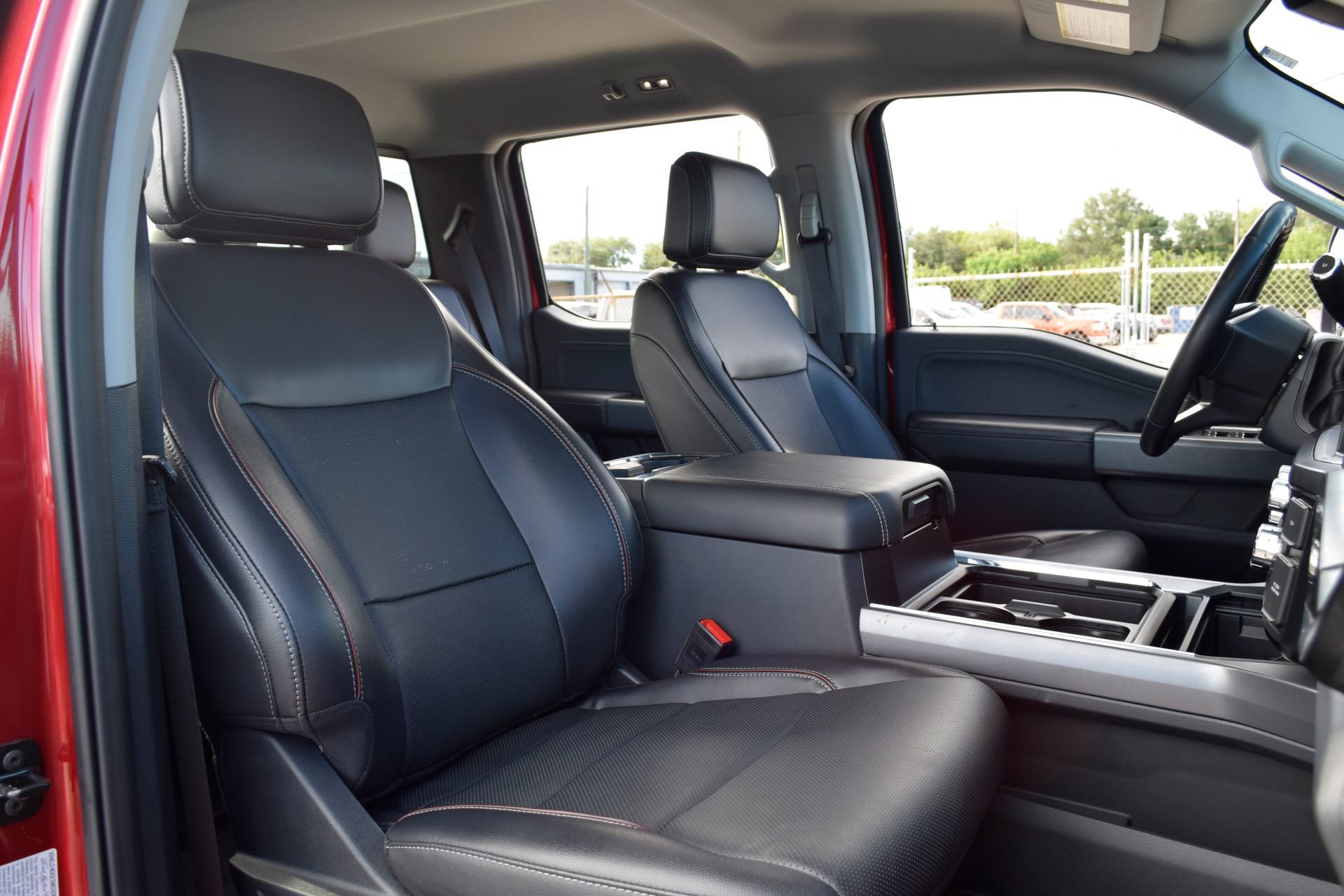 Used 2024 Ford F250 Lariat w/ Black Appearance Package AWD/4WD image 23