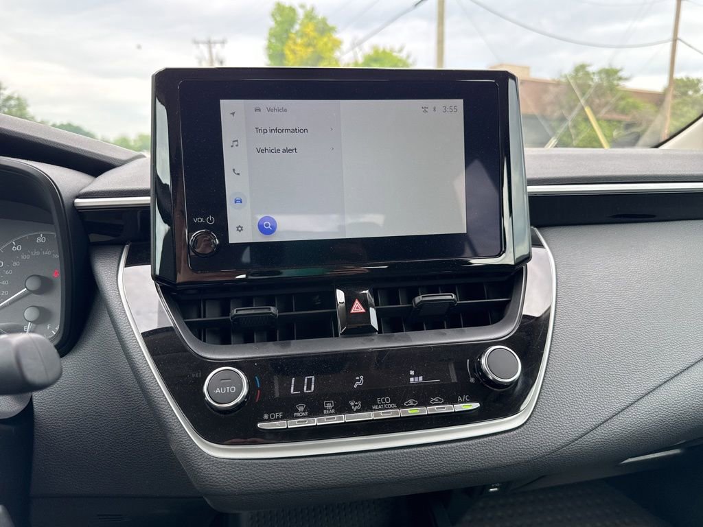 Used 2025 Toyota Corolla LE image 14