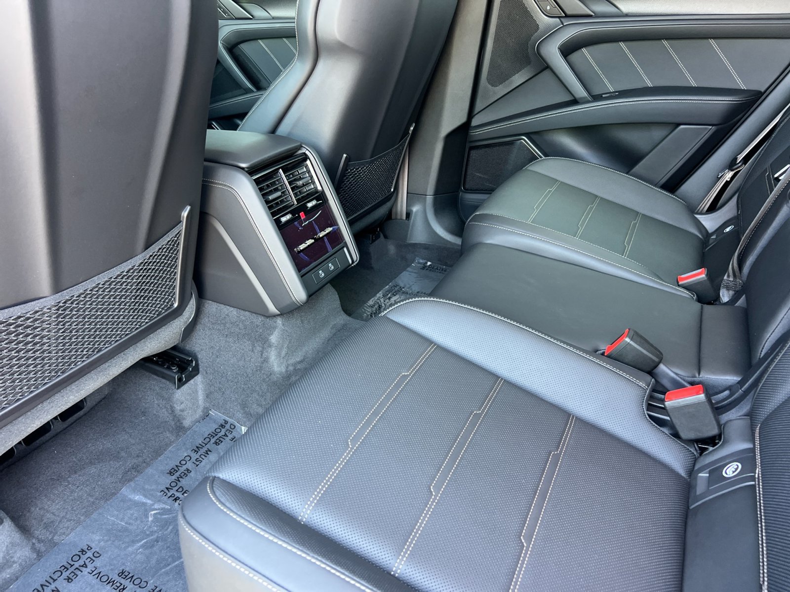 Certified 2026 Porsche Cayenne Turbo AWD/4WD image 14