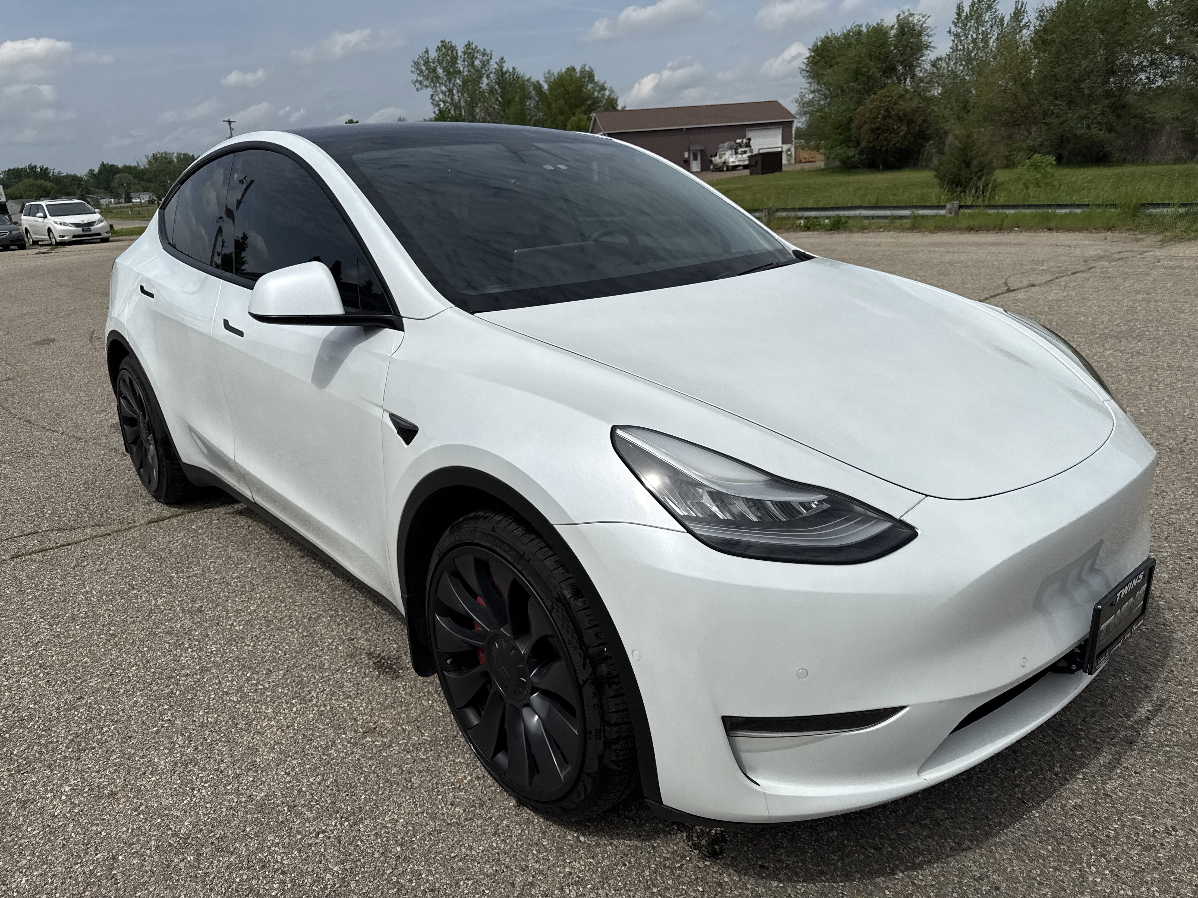 Used 2020 Tesla Model Y Performance AWD/4WD image 2