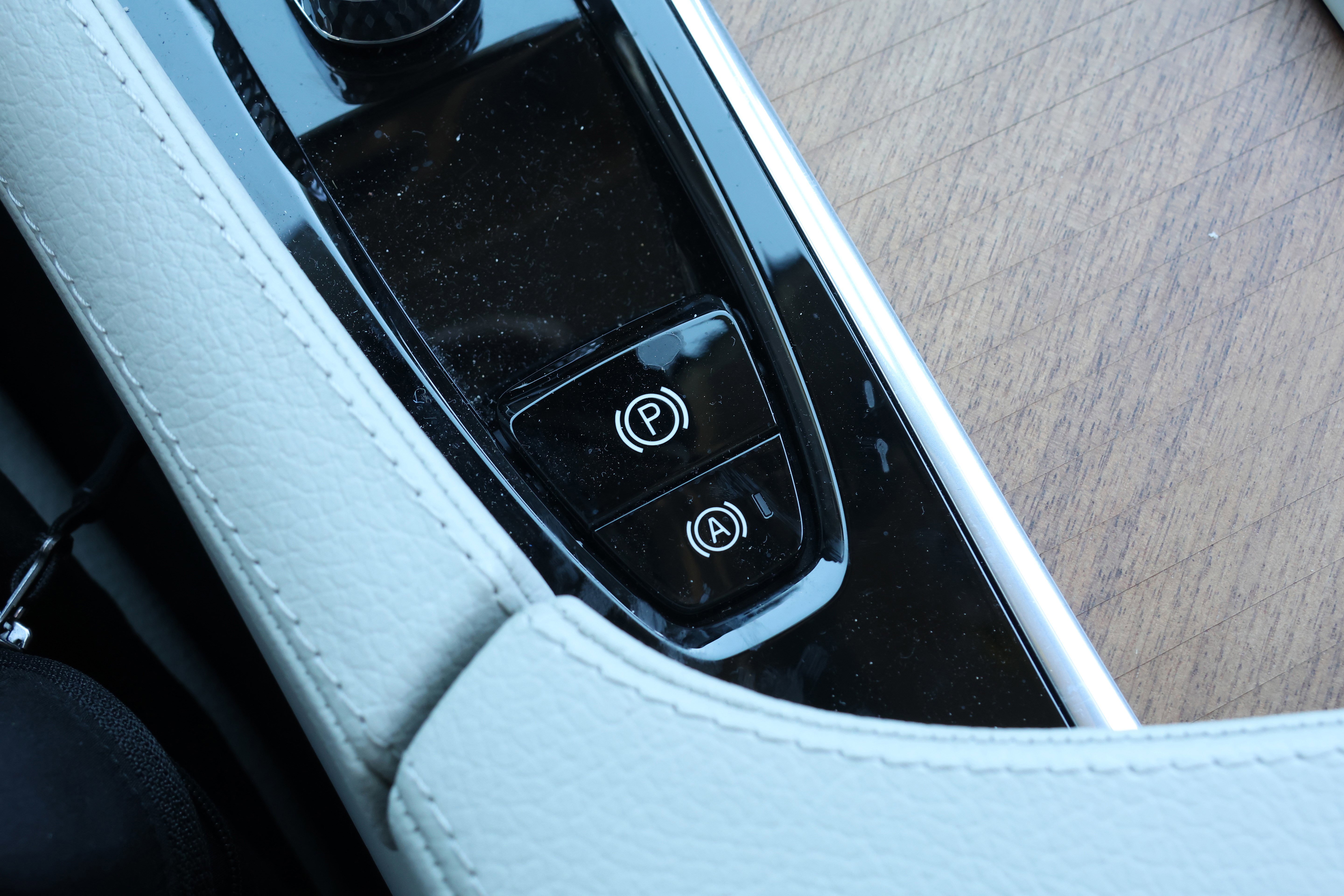 Used 2022 Volvo XC90 T6 Momentum w/ Advanced Package image 29