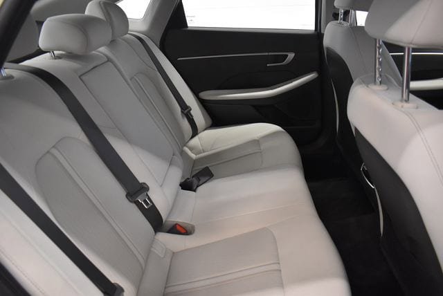Used 2025 Hyundai Sonata SEL FWD image 16