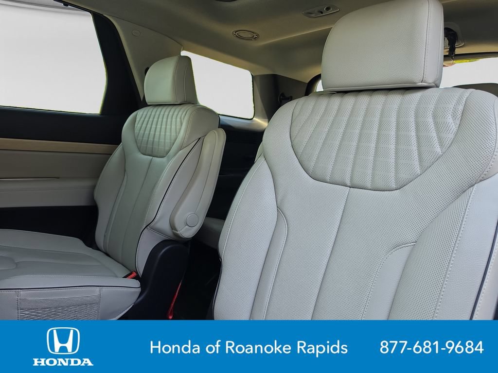 Used 2024 Hyundai Palisade Limited AWD/4WD image 16